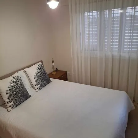 Blue Boutique Flat Apartment Larnaca